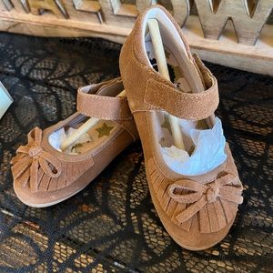 🦔LIVIE & LUCA-Suede camel Willow toddler size 8🐿